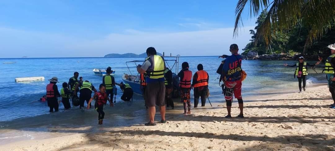Ella'S Place Salang Tioman Kampong Ayer Batang Bagian luar foto