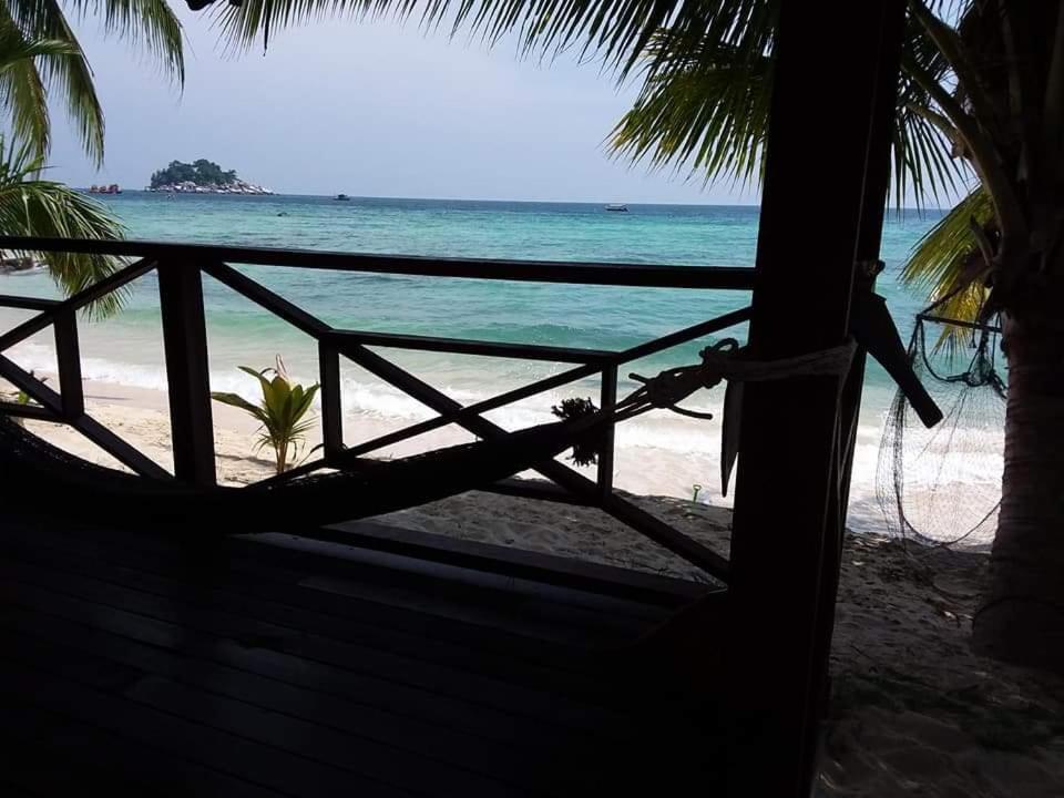 Ella'S Place Salang Tioman Kampong Ayer Batang Ruang foto