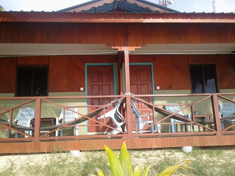 Ella'S Place Salang Tioman Kampong Ayer Batang Bagian luar foto