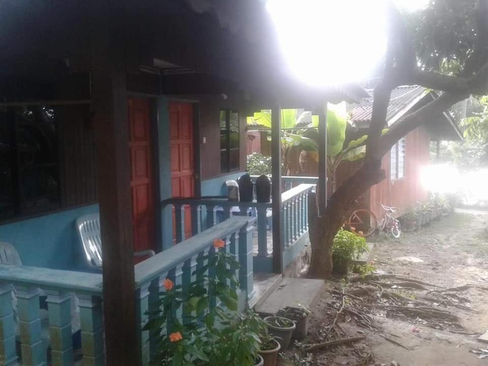 Ella'S Place Salang Tioman Kampong Ayer Batang Bagian luar foto